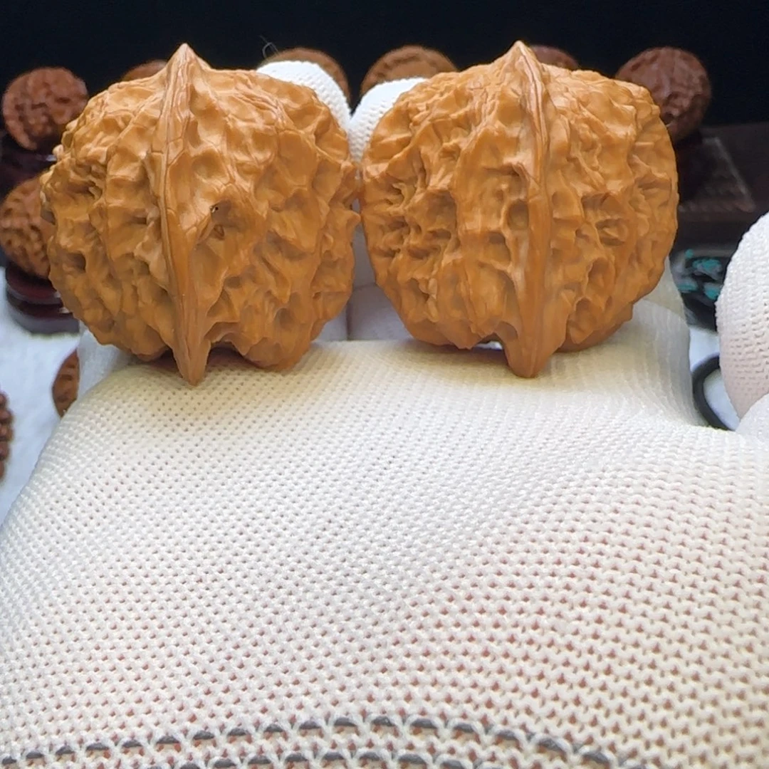 文玩核桃吊坠盘山