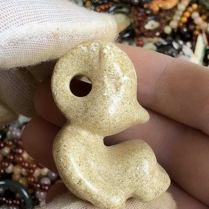 和田玉未镶嵌挂件