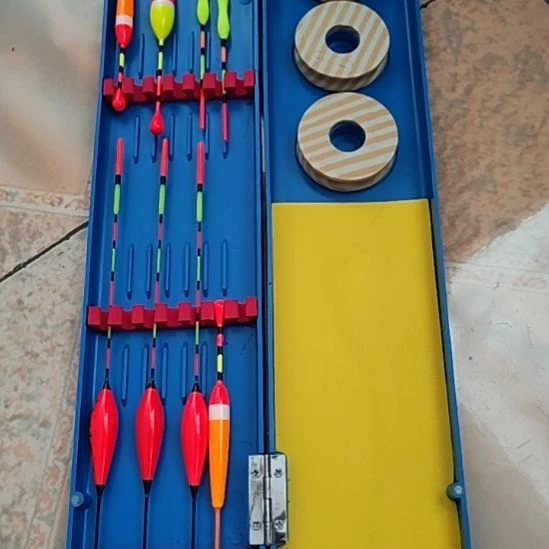 微瑕4号混搭漂盒一个，，，，