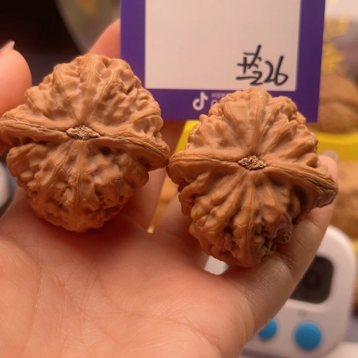 文玩核桃把件悟*生文玩核桃把件26