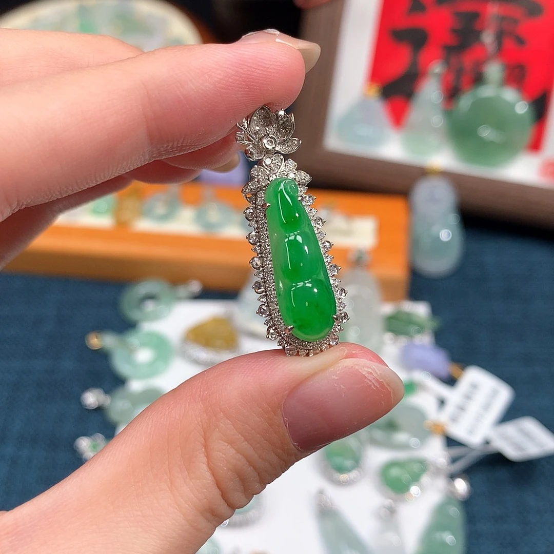 吊坠(不含链)18K金镶嵌翡翠