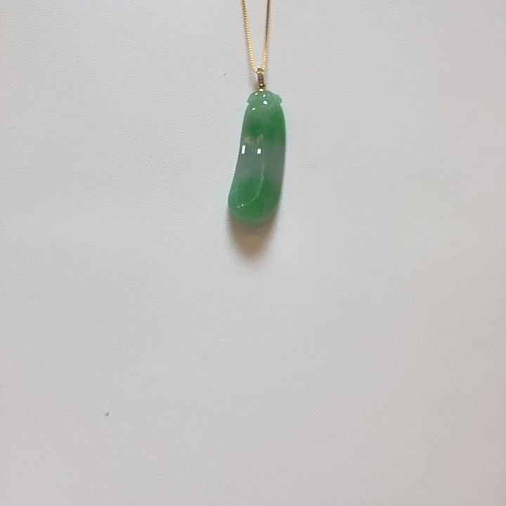 翡翠18K金镶嵌颈饰简单