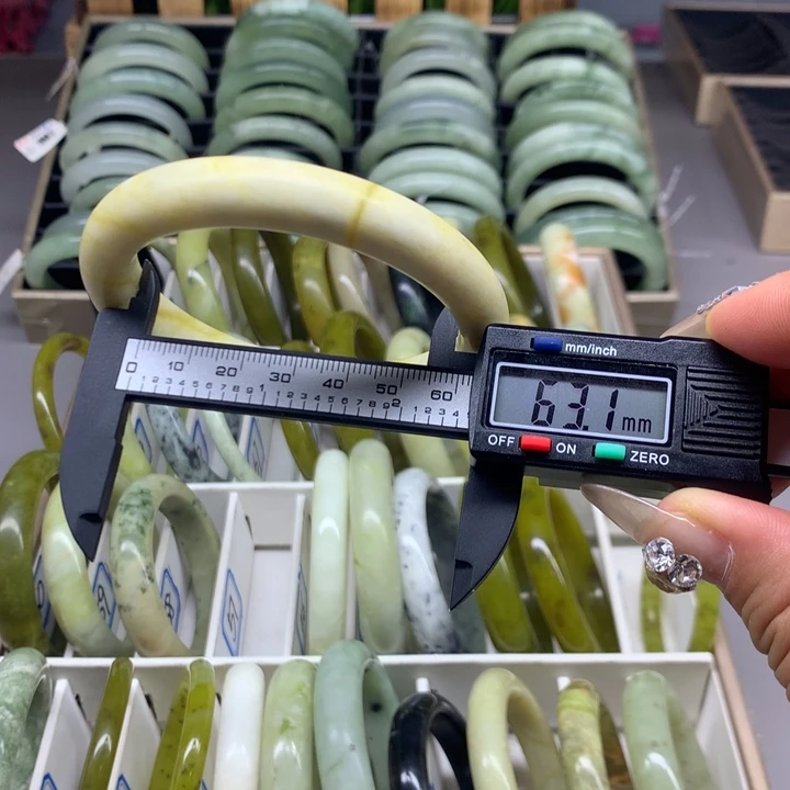 未镶嵌蛇纹石玉手镯57