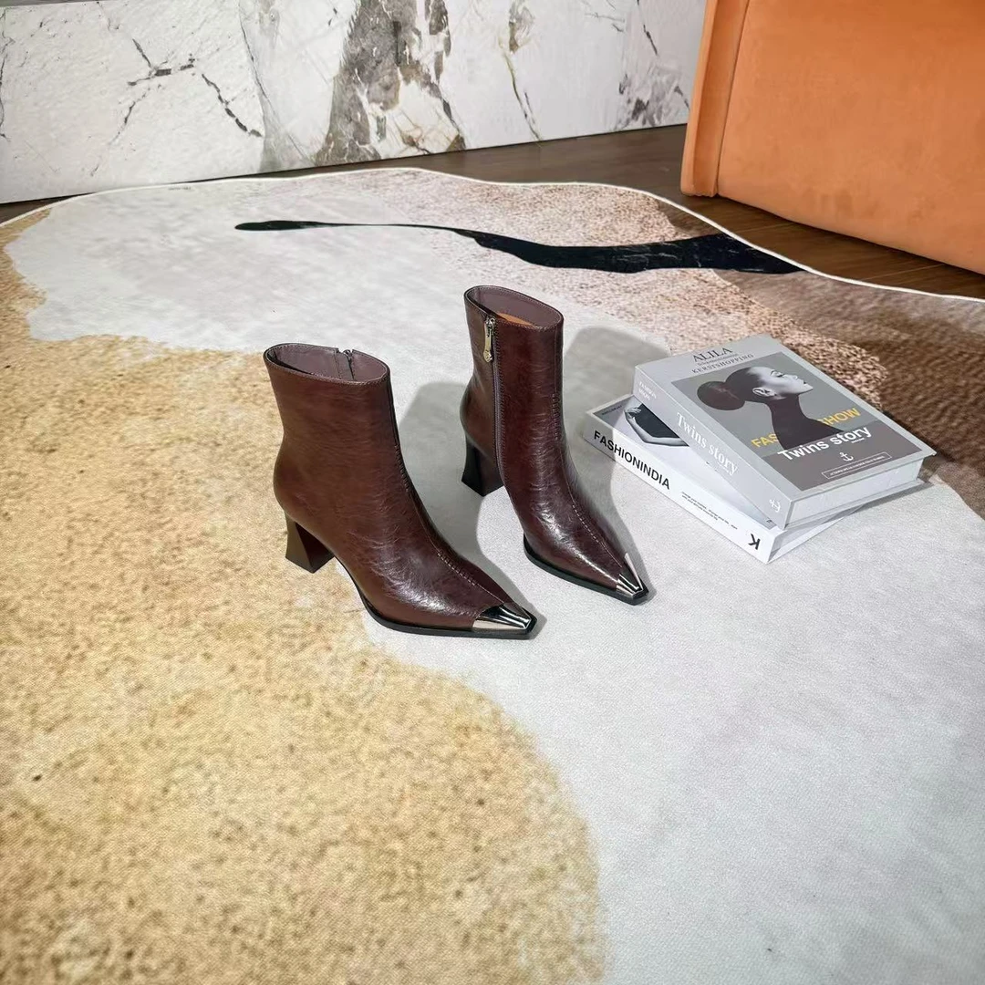 Van Gerch跟高7CM气质百搭短靴真皮尖头软底透气时尚时装靴买1赠3