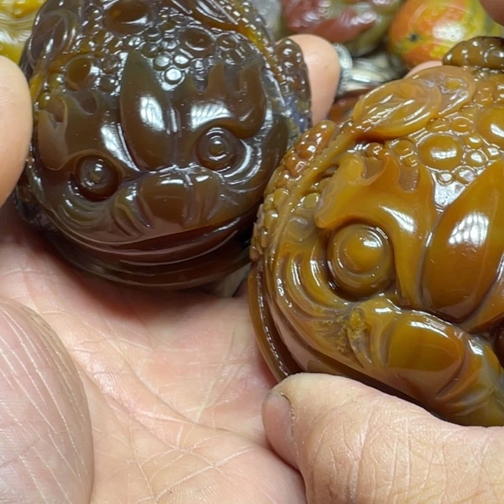 星***玛瑙/玉髓未镶嵌把件