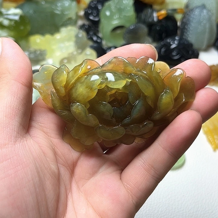 未镶嵌蛇纹石玉颈饰