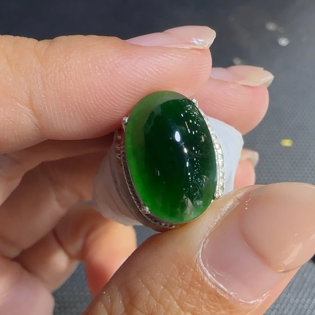 翡翠未镶嵌戒指翡翠