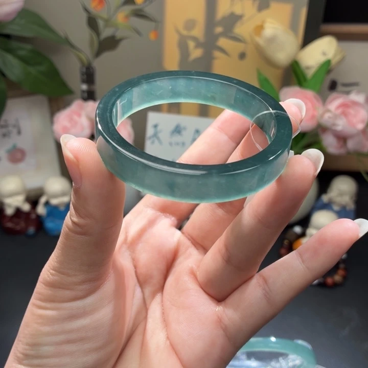 L***.翡翠未镶嵌手镯高冰底冰蓝水