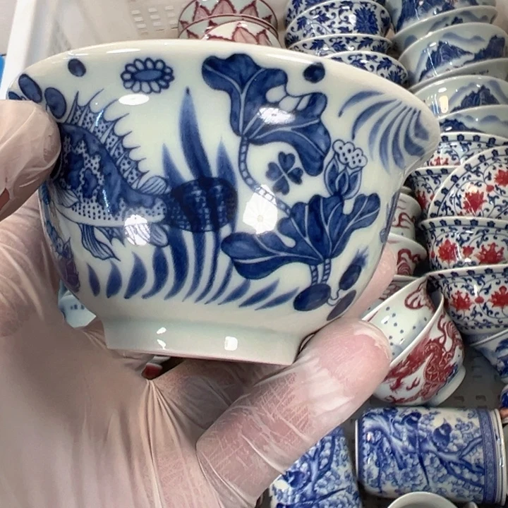 瓷片白青花鱼藻纹压手杯全品