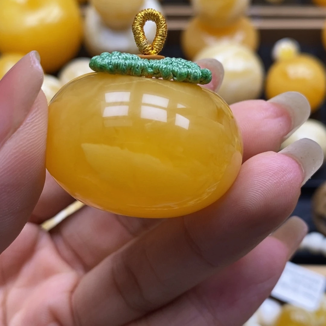 蜜蜡未镶嵌珠宝奇石