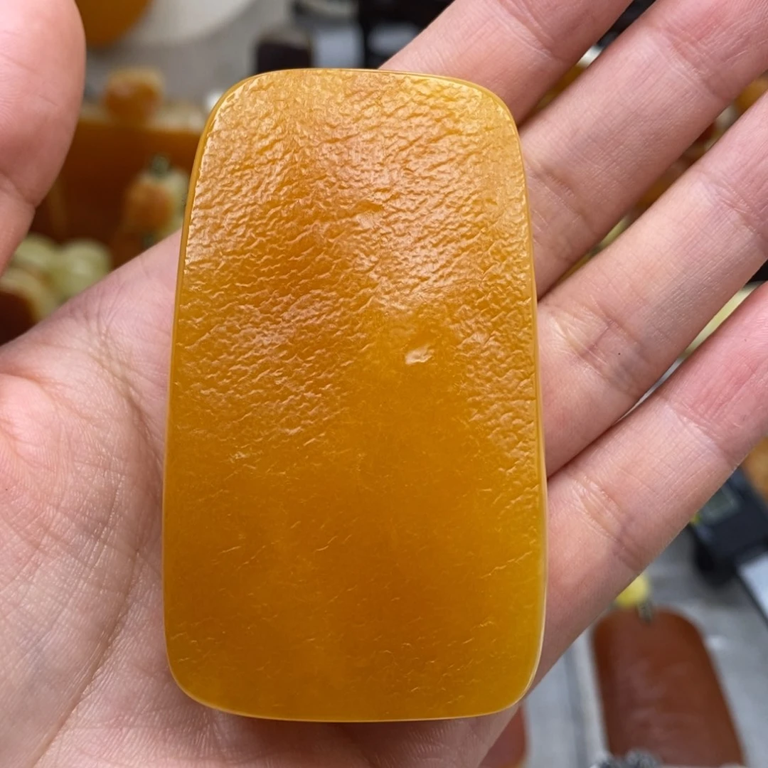 未镶嵌琥珀珠宝奇石