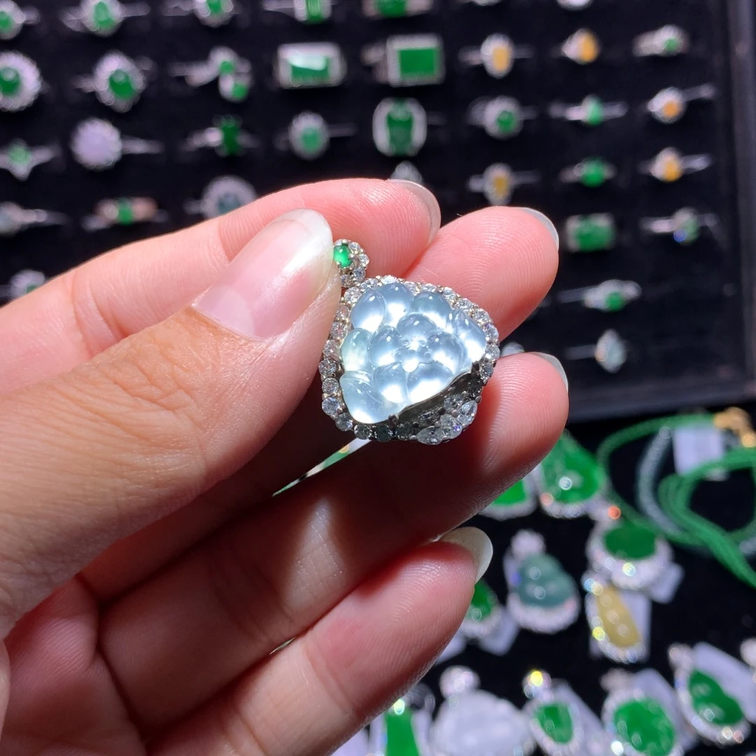 翡翠银S925镶嵌颈饰翡翠