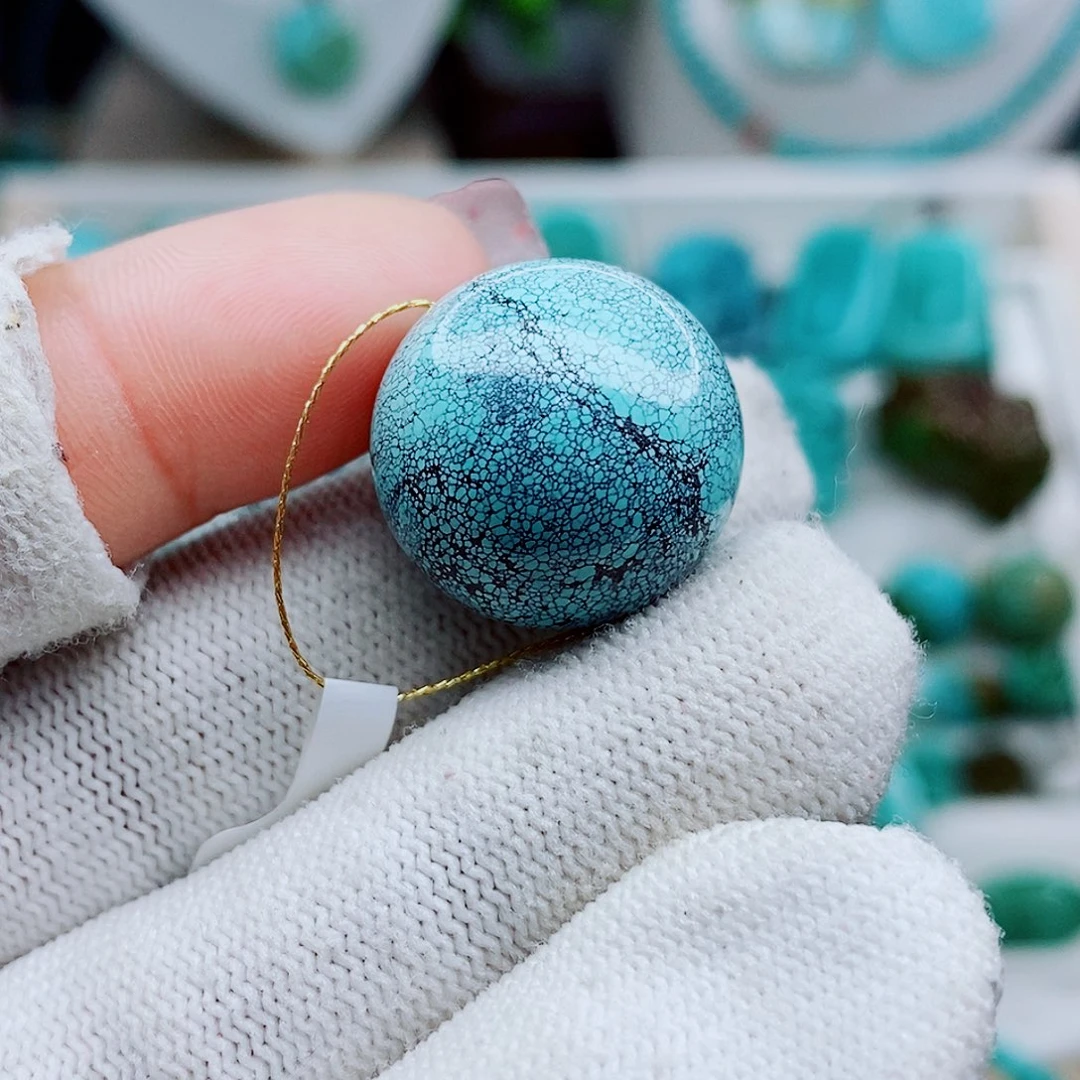 绿松石未镶嵌颈饰