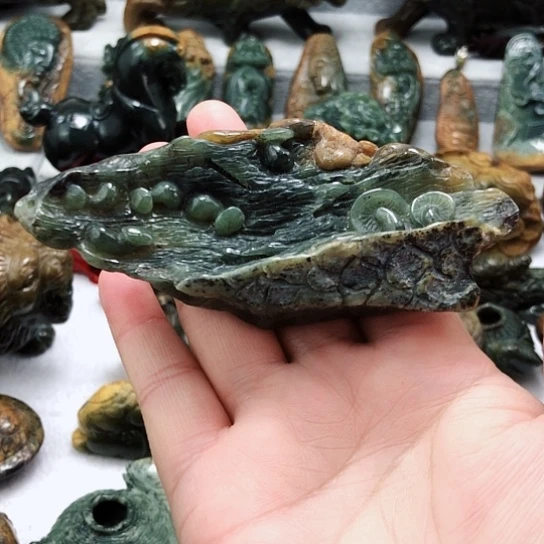 岫岩河磨玉（透闪石质玉）把件未镶嵌
