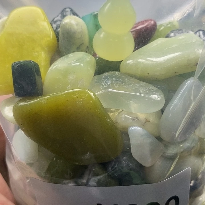 岫玉鱼缸石未镶嵌