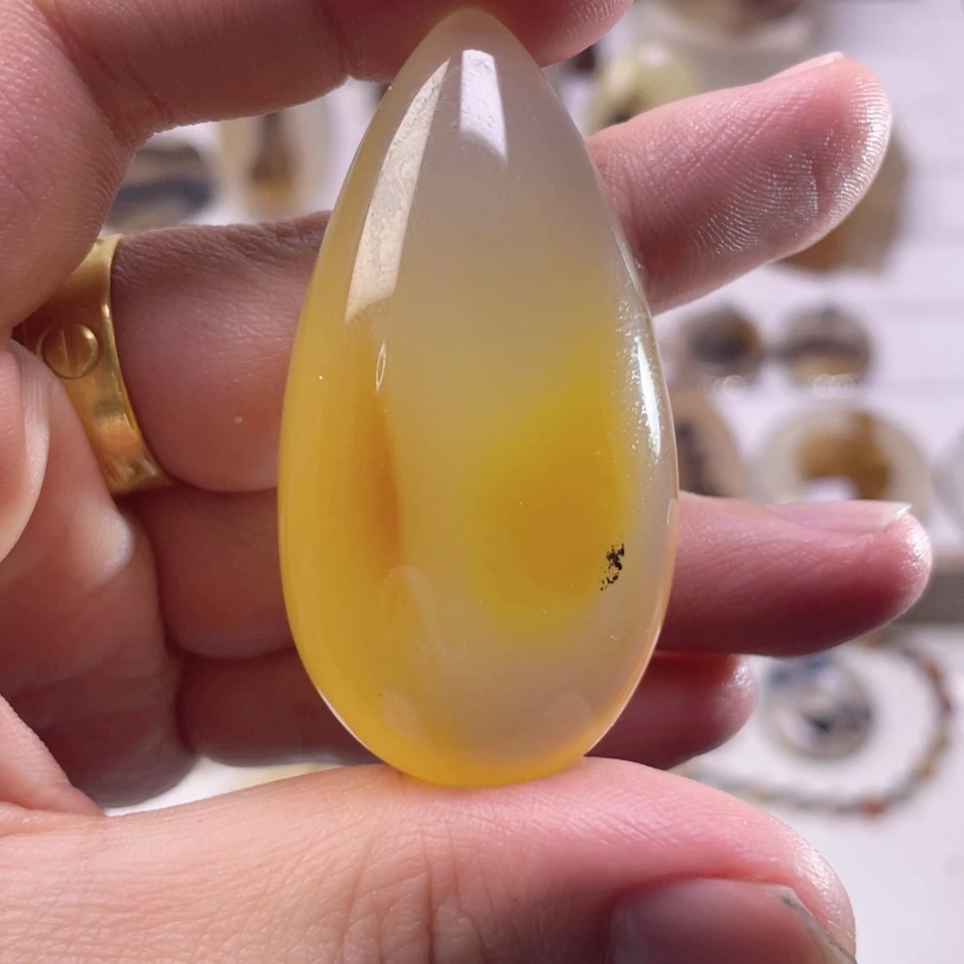 玛瑙/玉髓未镶嵌珠宝奇石