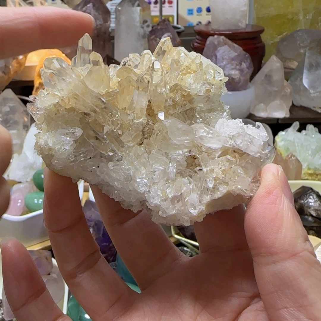 未镶嵌车挂水晶不退换马达加斯加黄晶簇