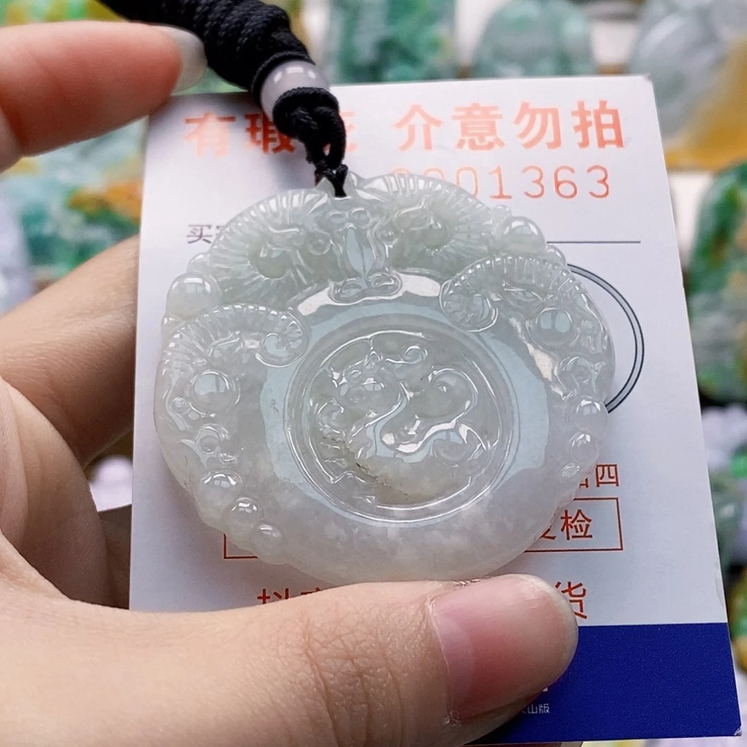 吊坠(不含链)未镶嵌翡翠