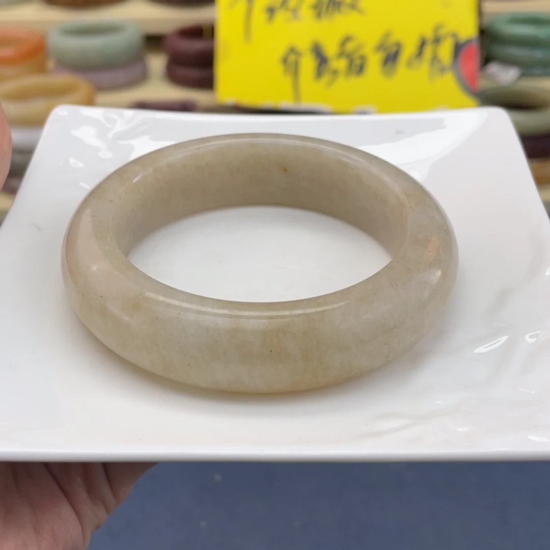 【闪购商品】石英质玉手镯未镶嵌