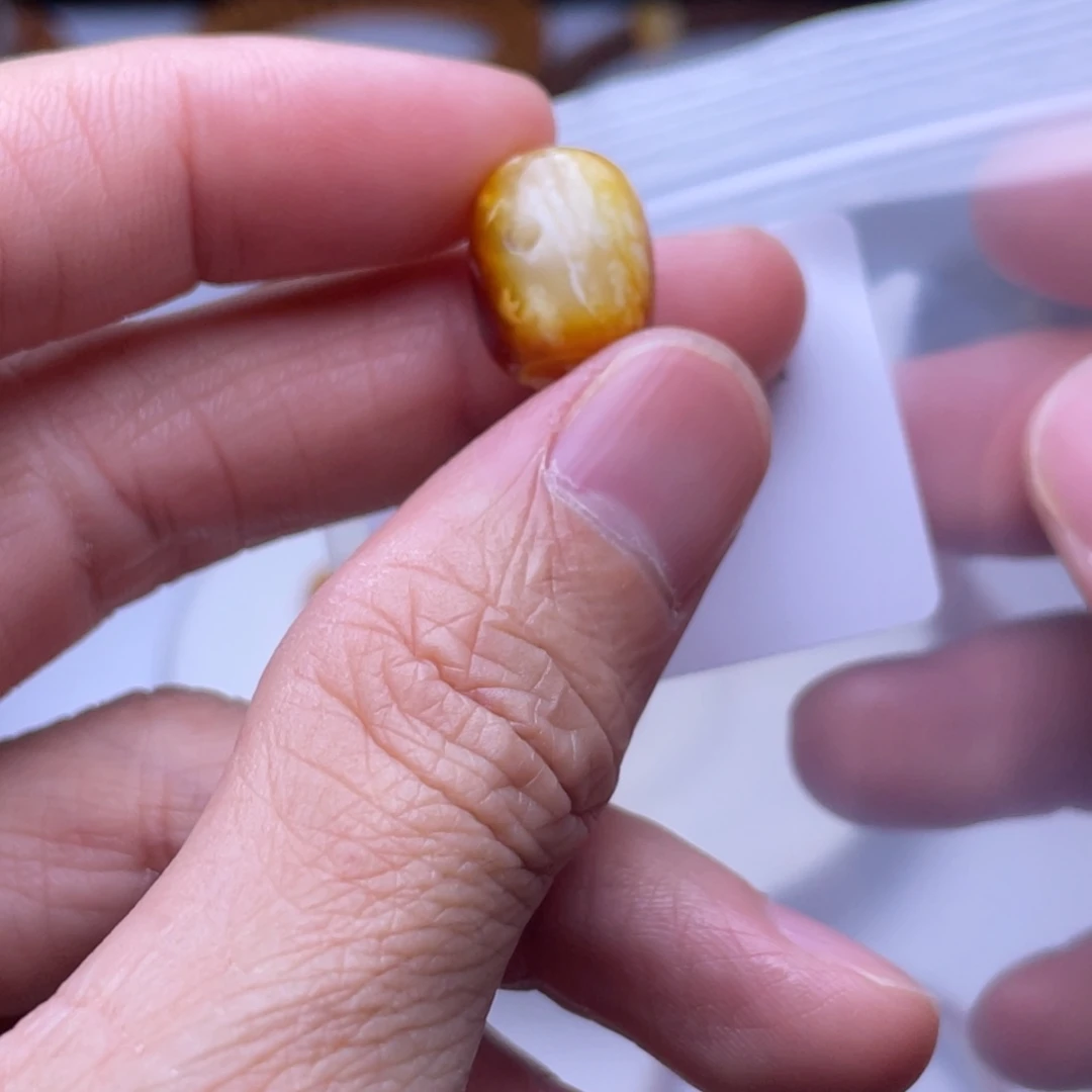 琥珀未镶嵌裸石琥珀