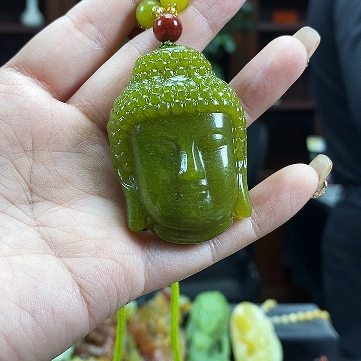 蛇纹石玉吊坠未镶嵌