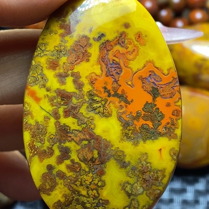 玛瑙/玉髓未镶嵌颈饰曲