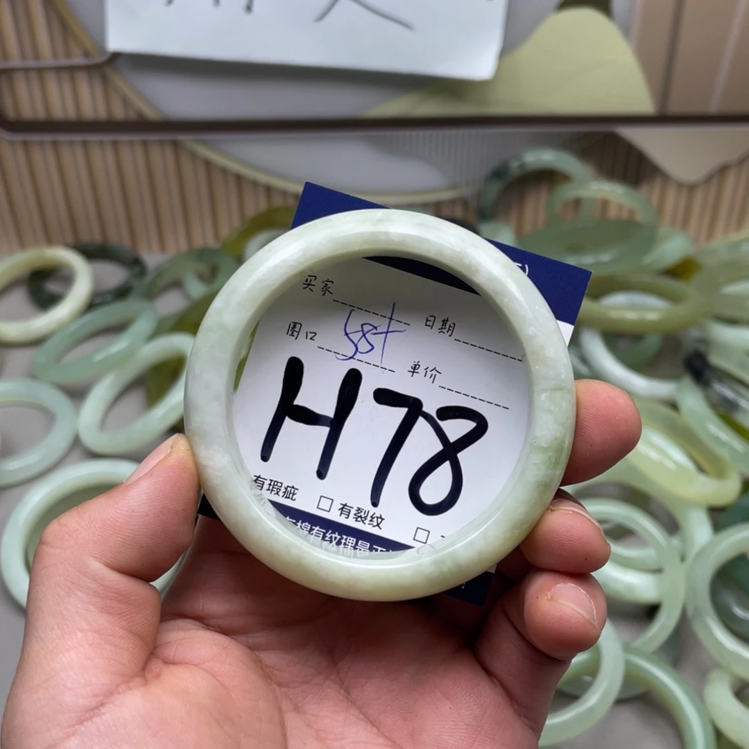 岫玉手镯手镯未镶嵌