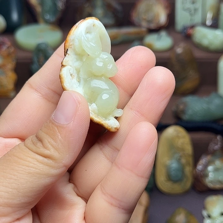岫岩河磨玉（透闪石质玉）未镶嵌颈饰