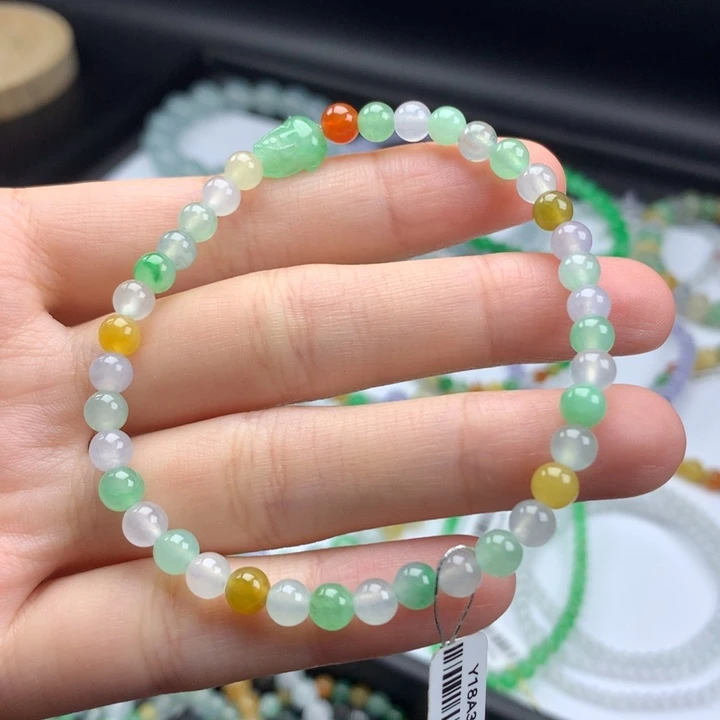 翡翠手镯未镶嵌翡翠