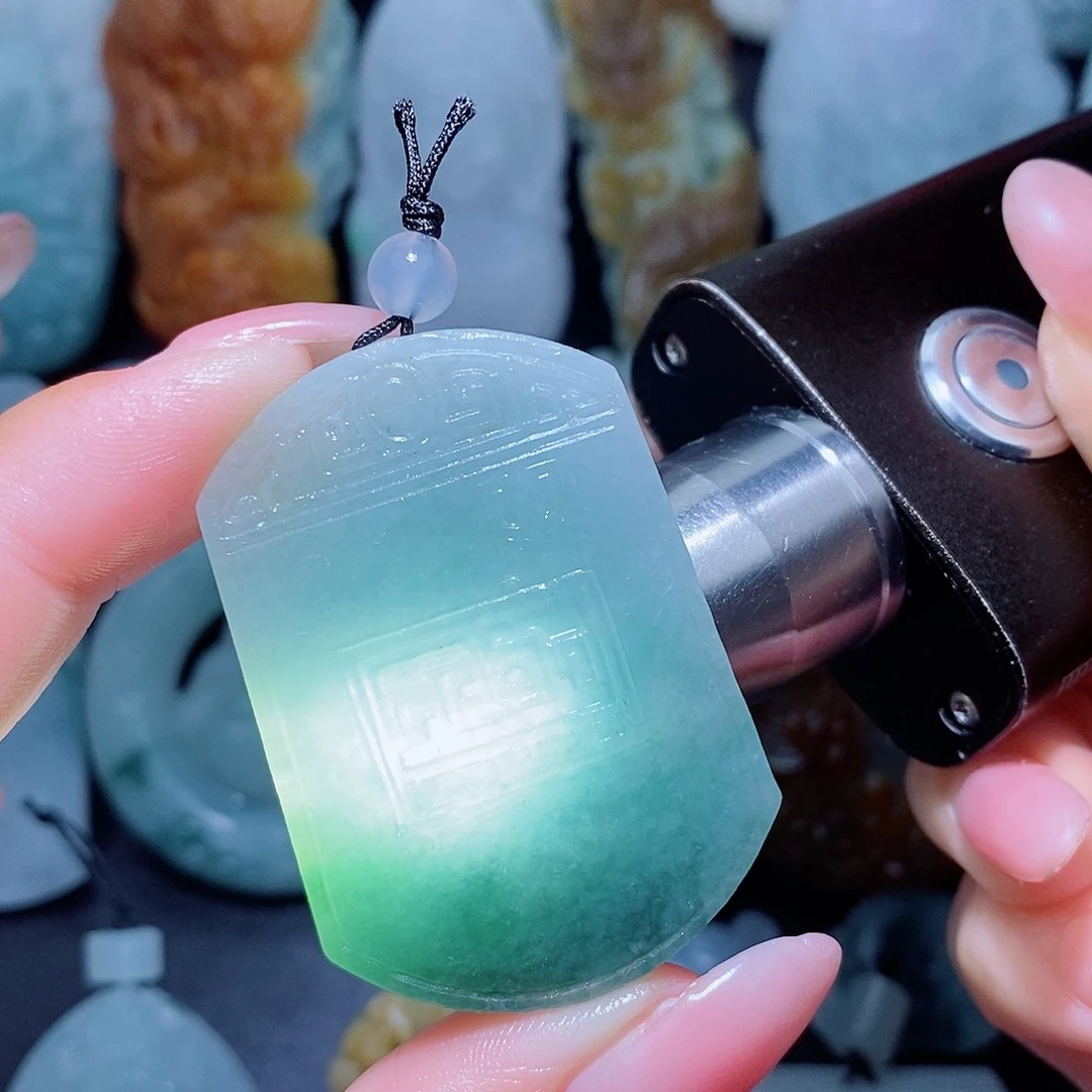 定制翡翠未镶嵌翡翠