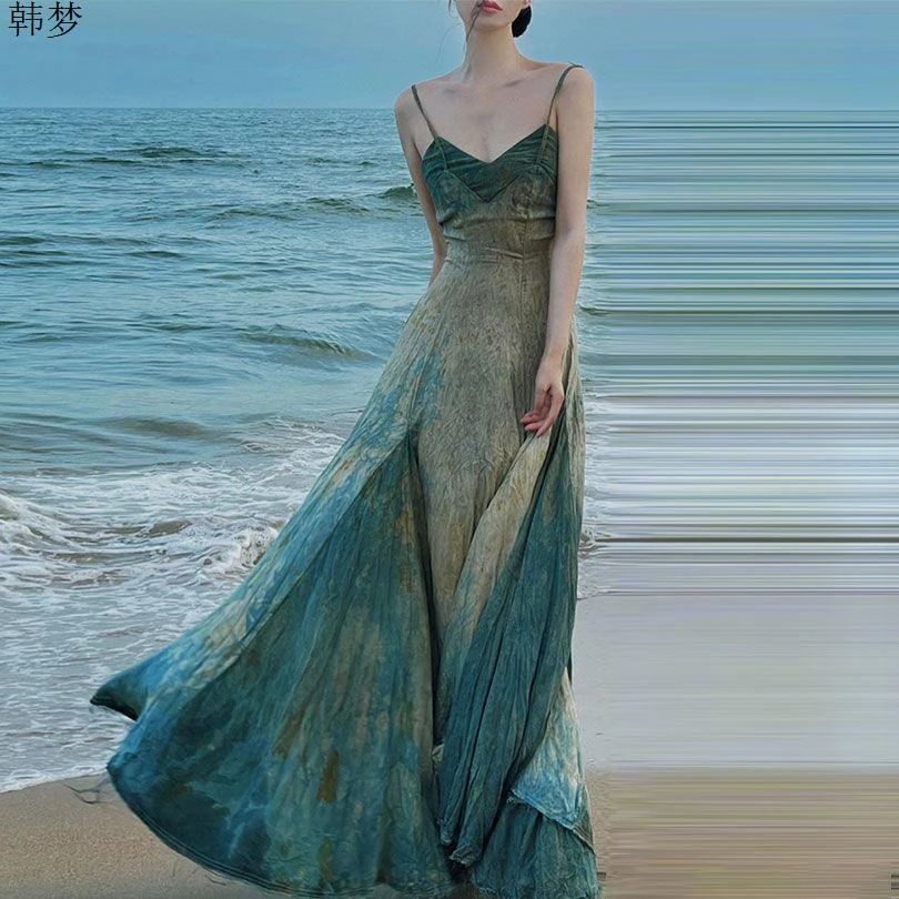 法式复古扎染吊带氛围感连衣裙女夏季新款轻熟风小众收腰气质长裙