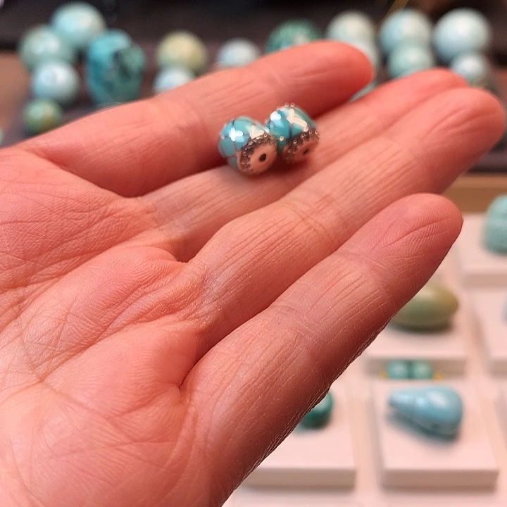 绿松石配饰未镶嵌