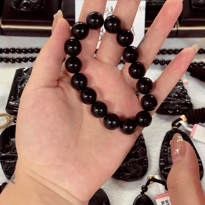 风***化颈饰未镶嵌翡翠翡翠
