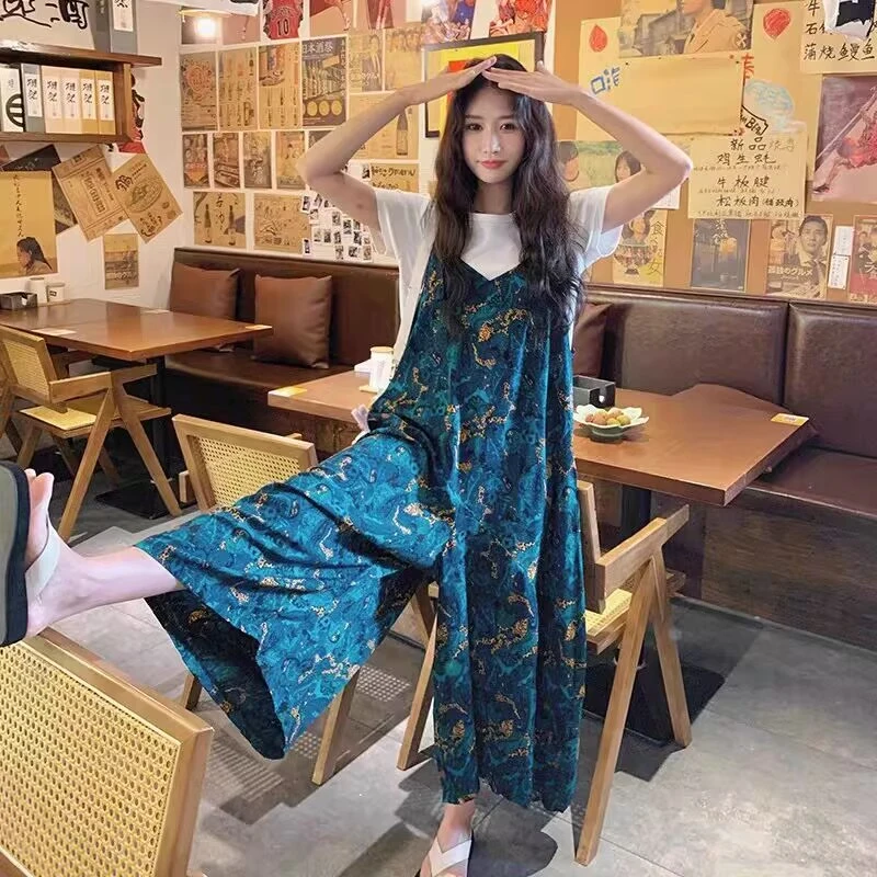 蓝色多巴胺印花背带裤女2025夏新款韩系宽松显瘦垂坠感减龄阔腿裤
