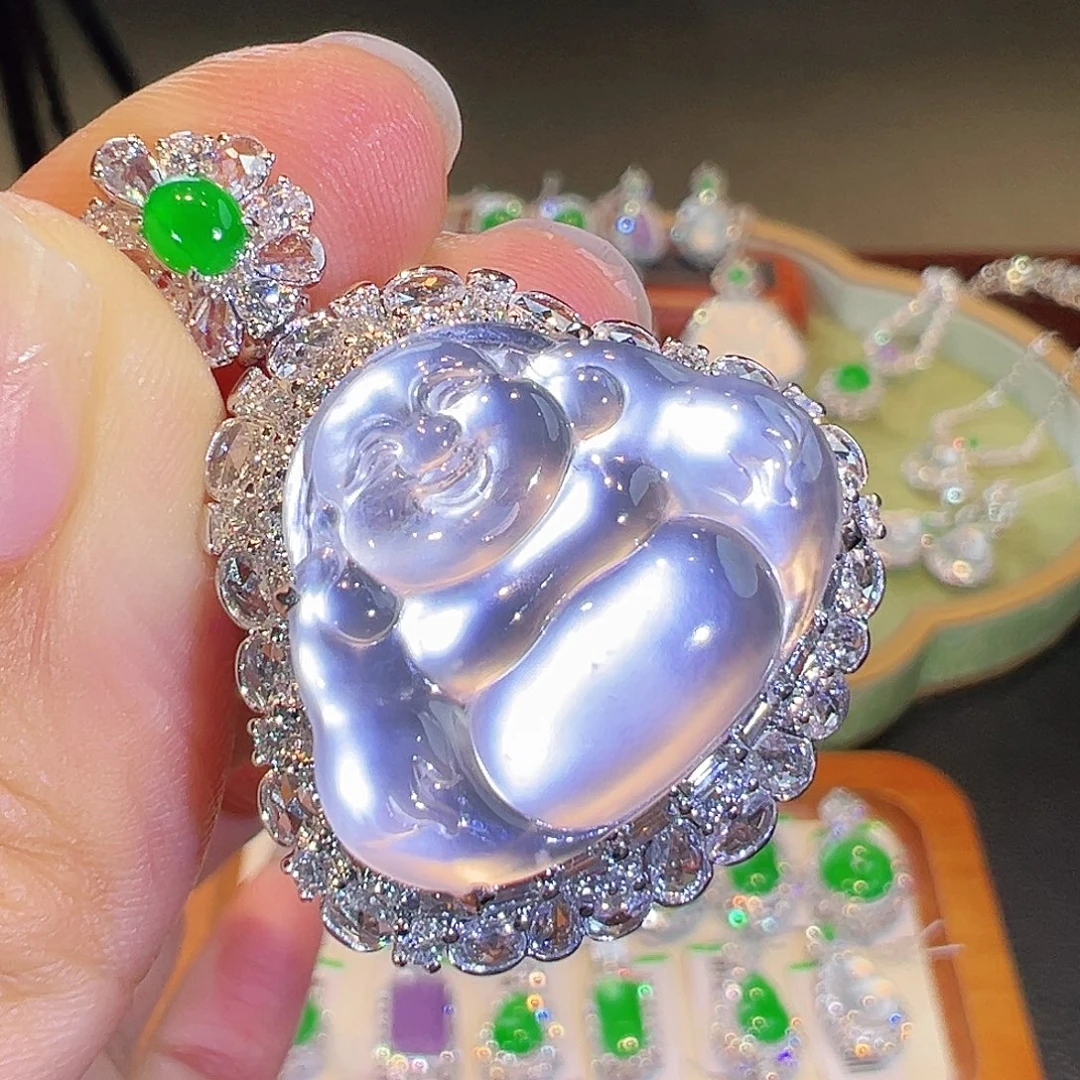 翡翠18K金镶嵌颈饰