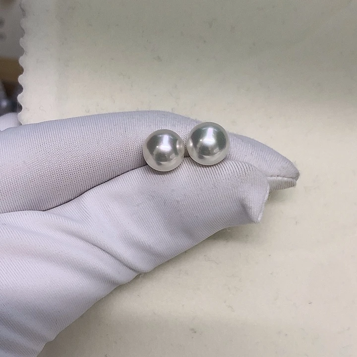 18K金镶嵌海水珍珠耳钉7.5-8