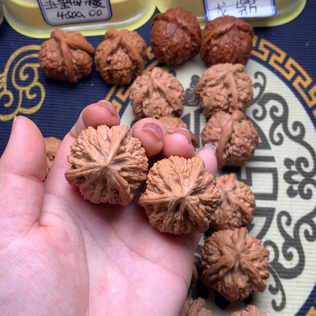 文玩核桃吊坠文山36