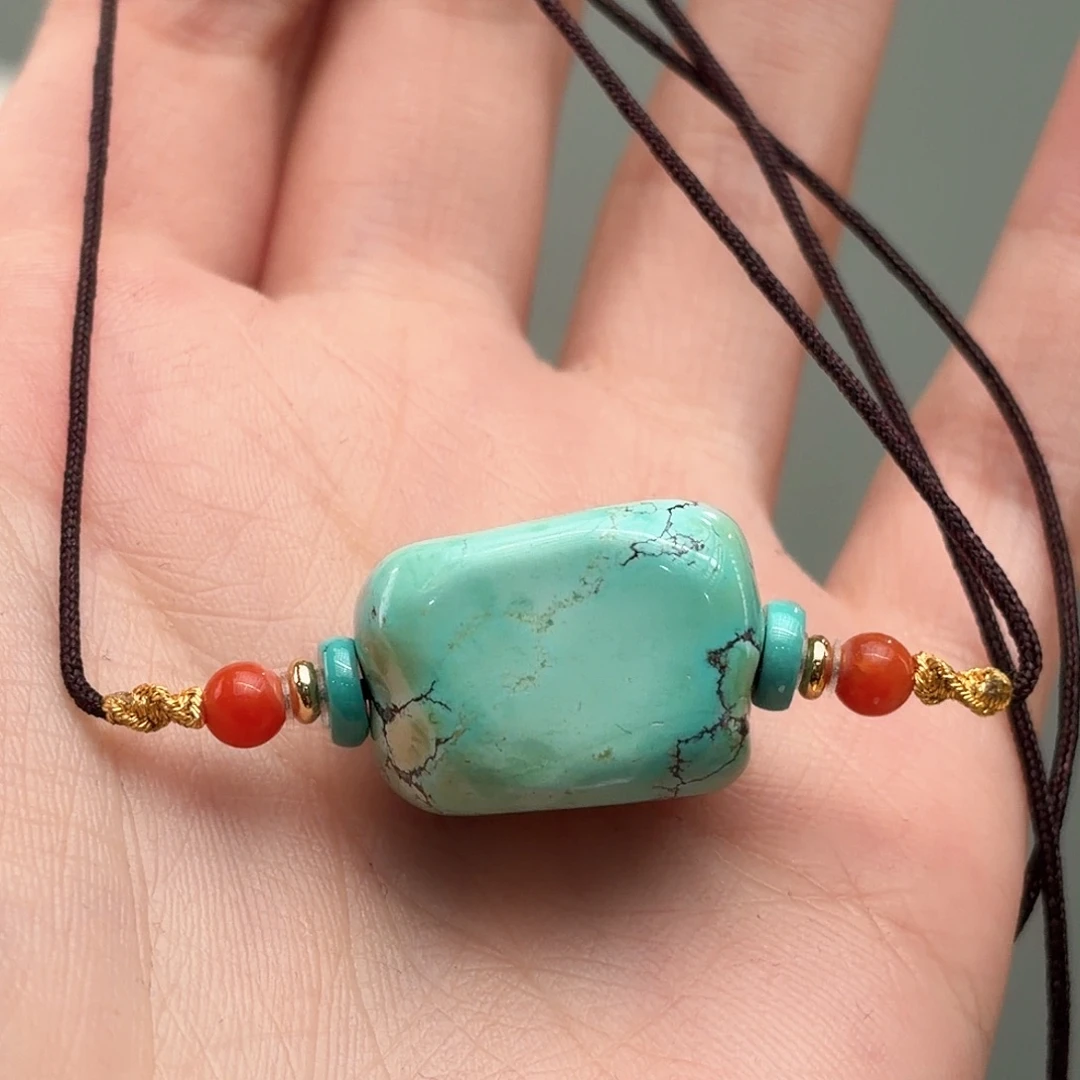 绿松石未镶嵌颈饰