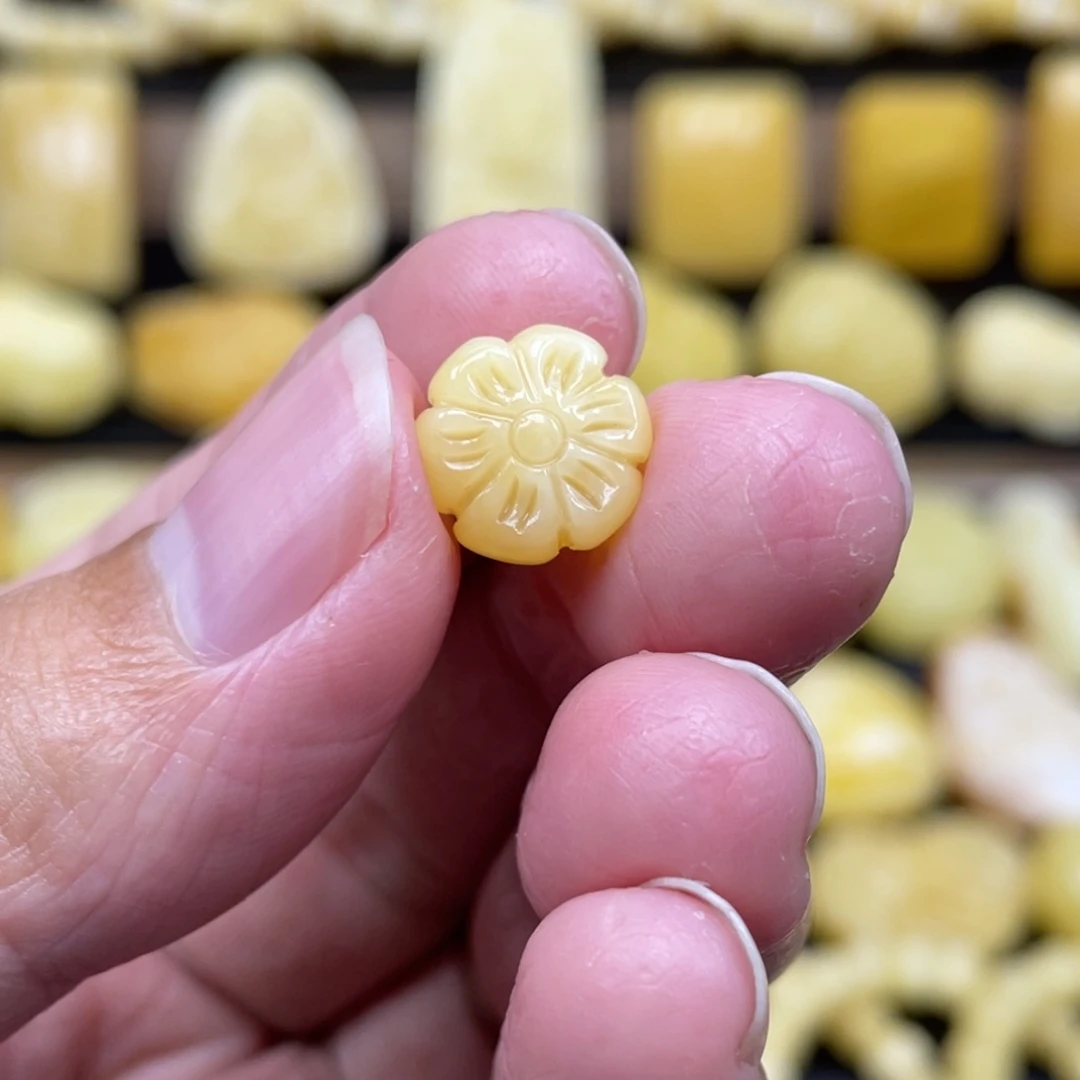 琥珀未镶嵌裸石琥珀蜜蜡