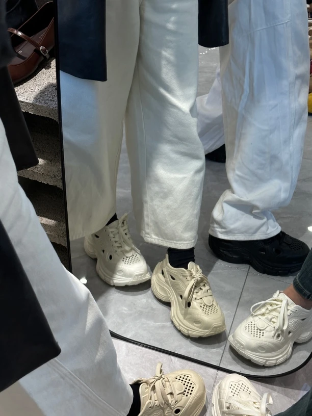 夏季洞洞鞋女2025新款厚底外穿包头增高防滑运动休闲沙滩老爹凉鞋