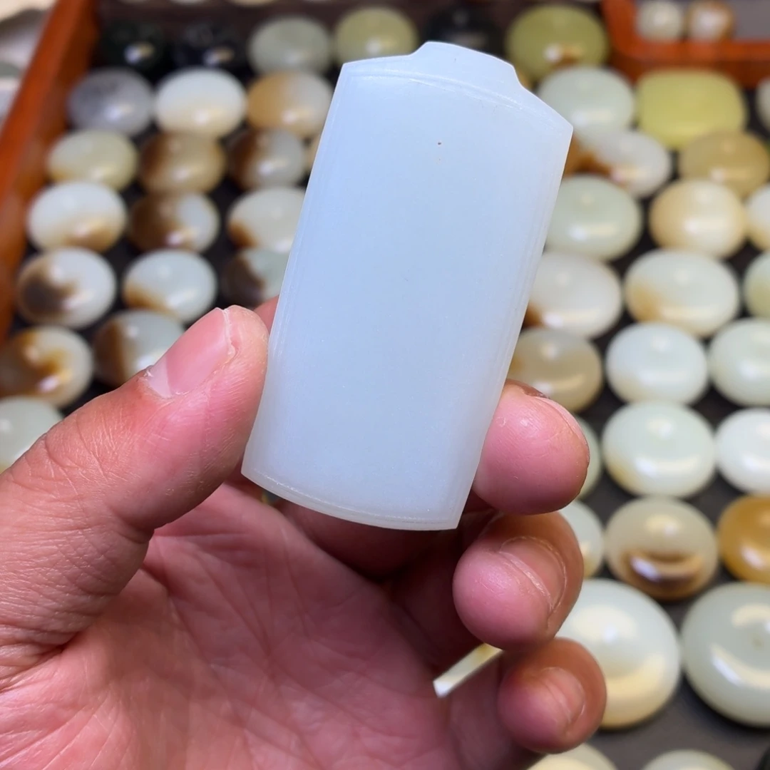 就***儿和田玉未镶嵌颈饰