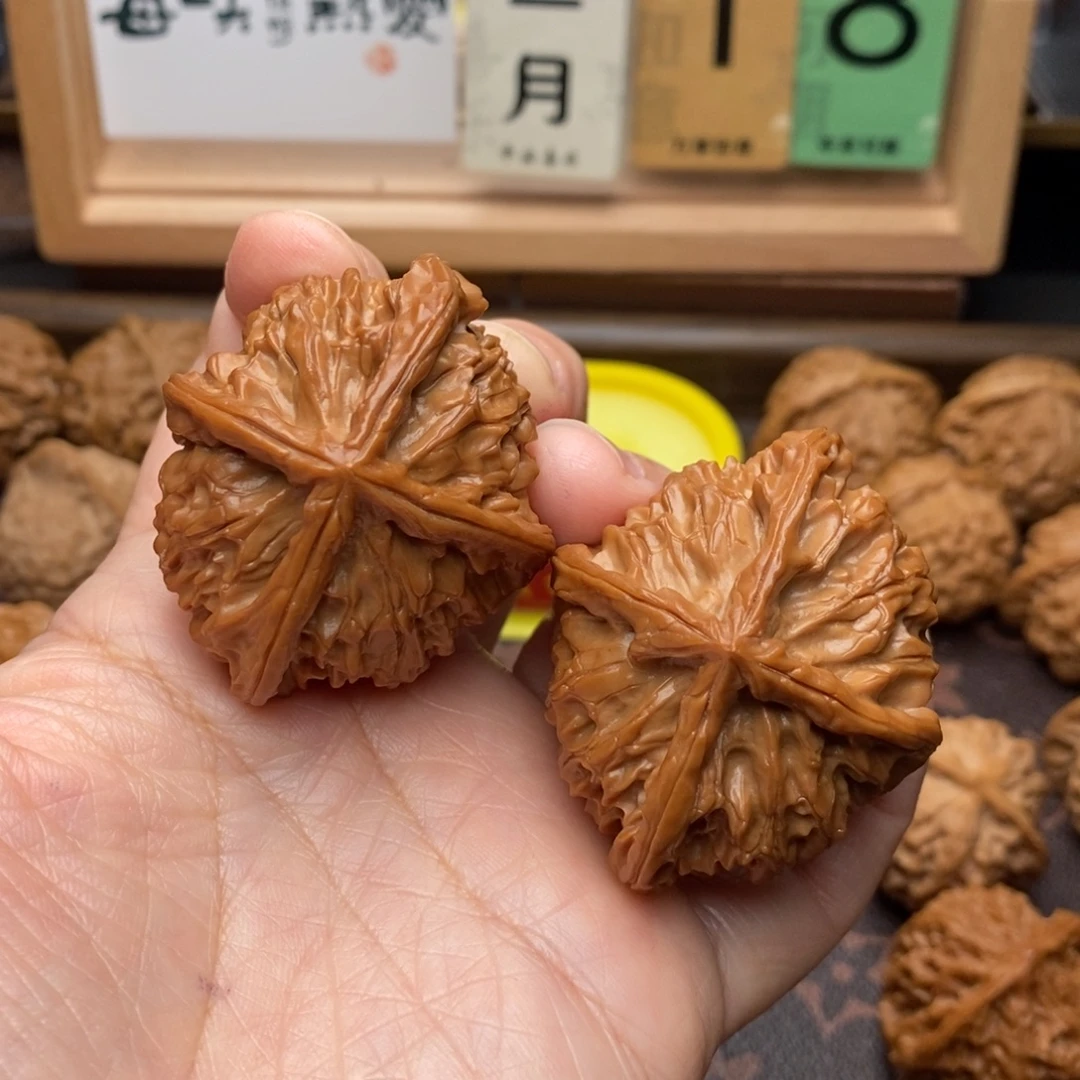 ***ㅤ文玩核桃把件四棱49