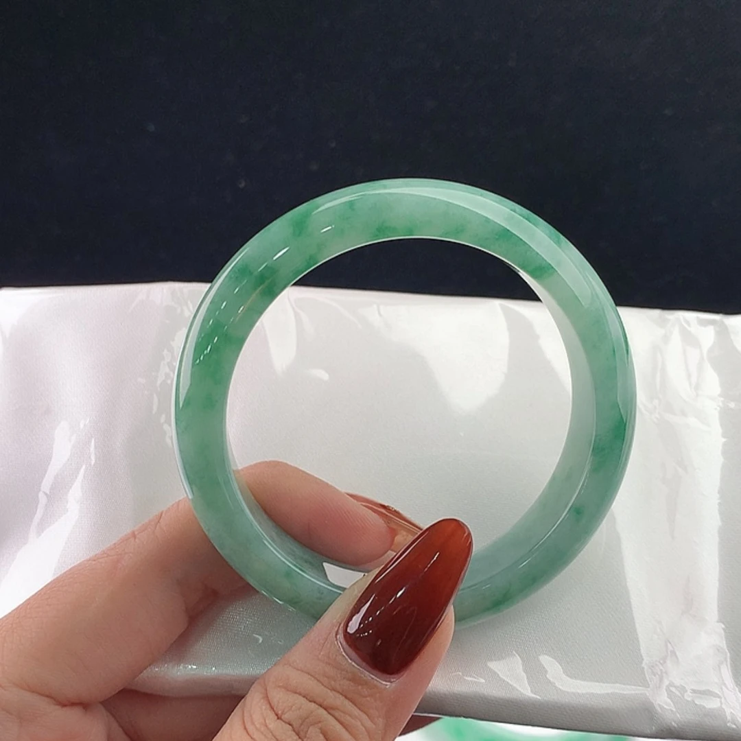 【闪购商品】未镶嵌手镯翡翠正55