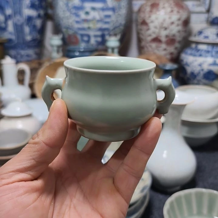 彦*龙泉窑小香炉一个