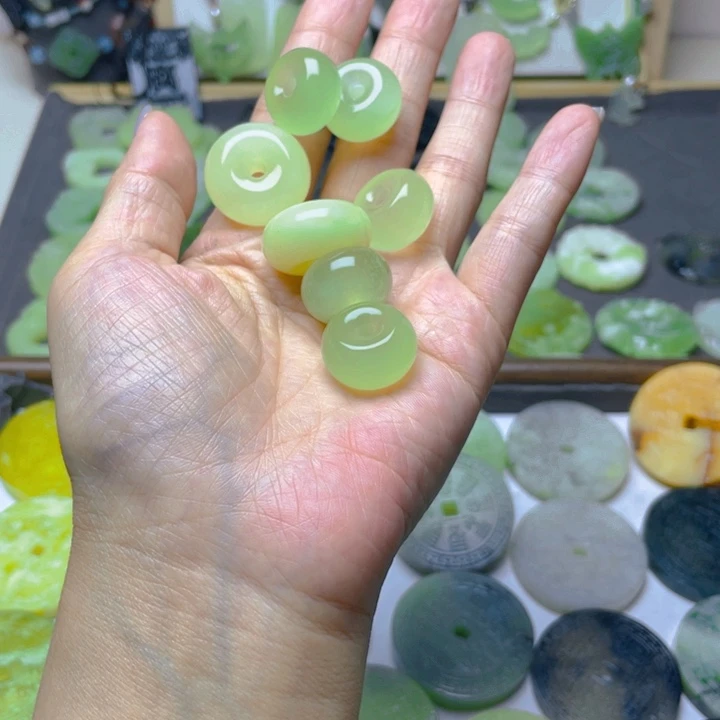 蛇纹石玉未镶嵌吊坠(赠链)多样性发一件福利款不退不换