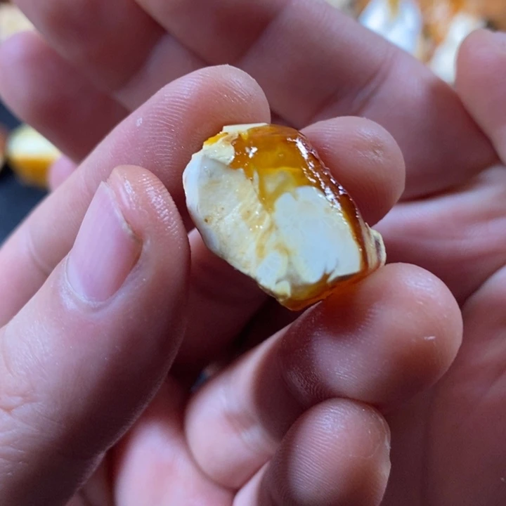 定制琥珀未镶嵌锦*