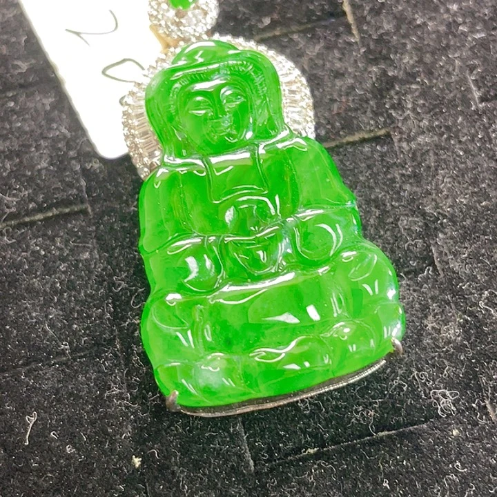 翡翠未镶嵌颈饰44