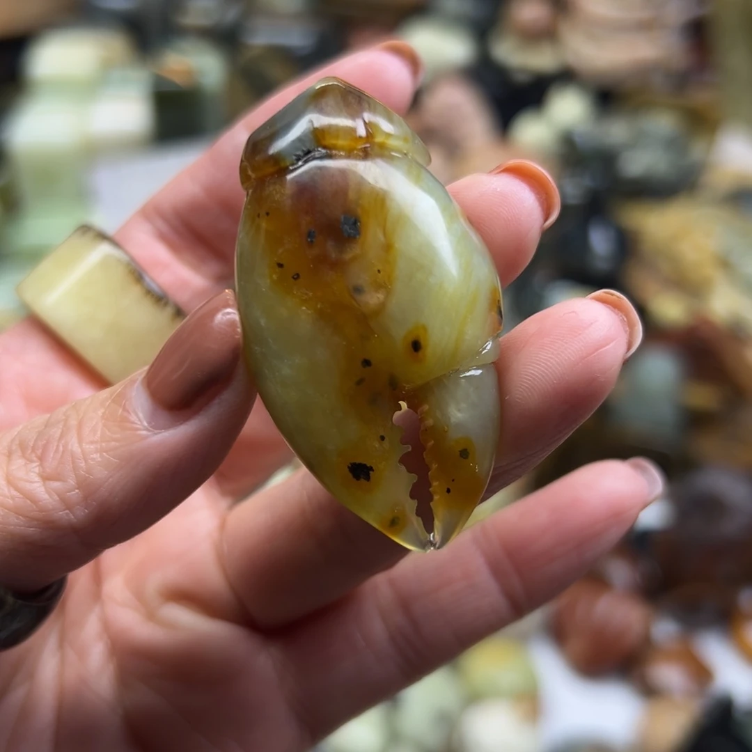 岫玉未镶嵌颈饰花玉蟹钳有点线
