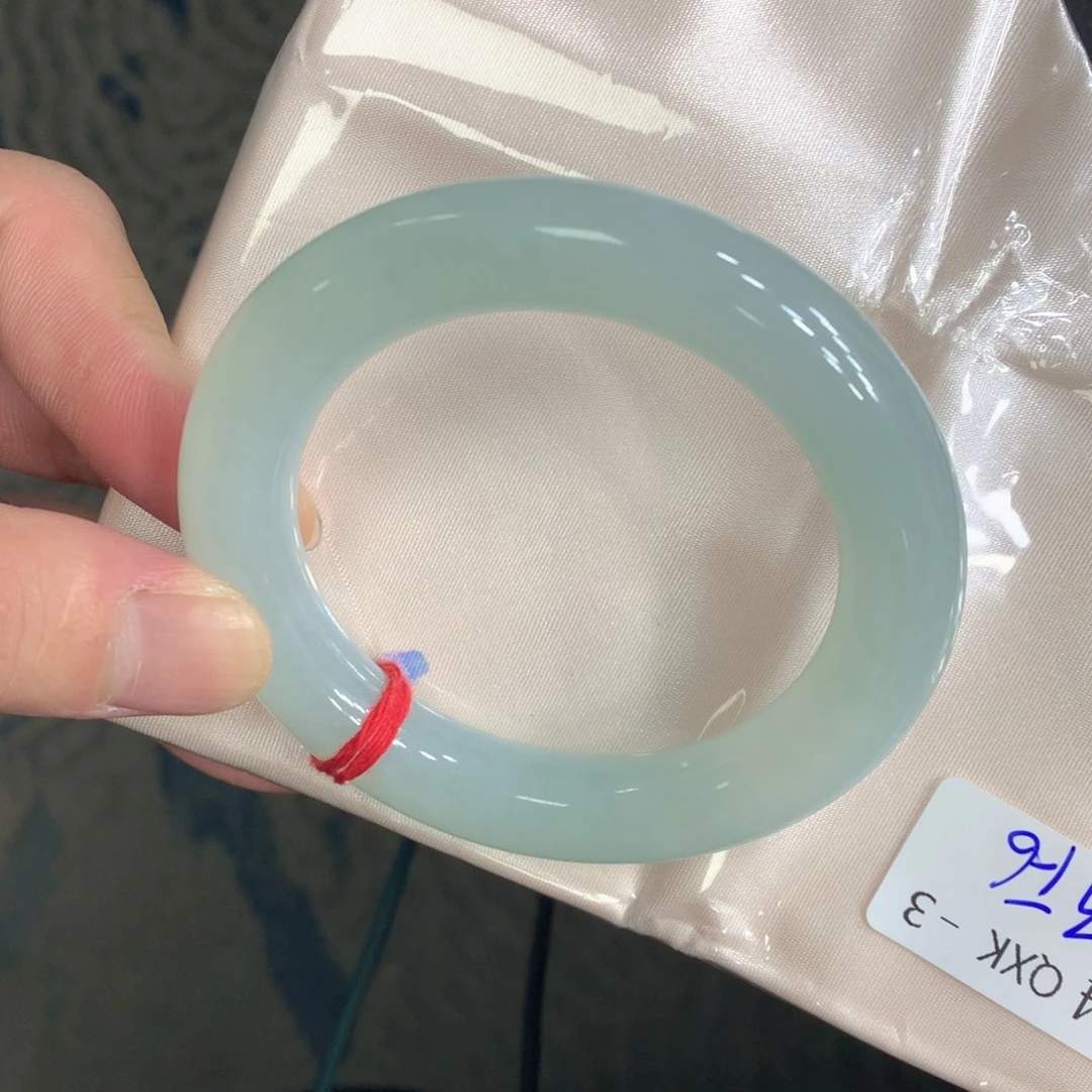 翡翠手镯（圆镯）未镶嵌翡翠