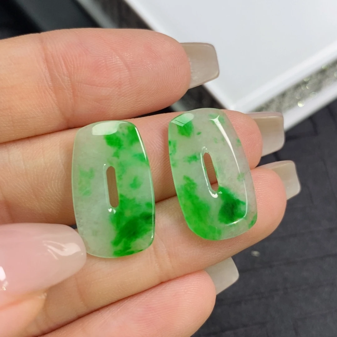 未镶嵌翡翠耳饰飘色方糖